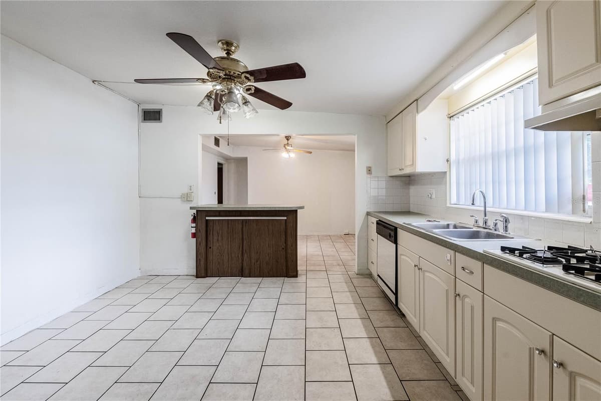2608 TRINITY CIRCLE — photo 13 of 31