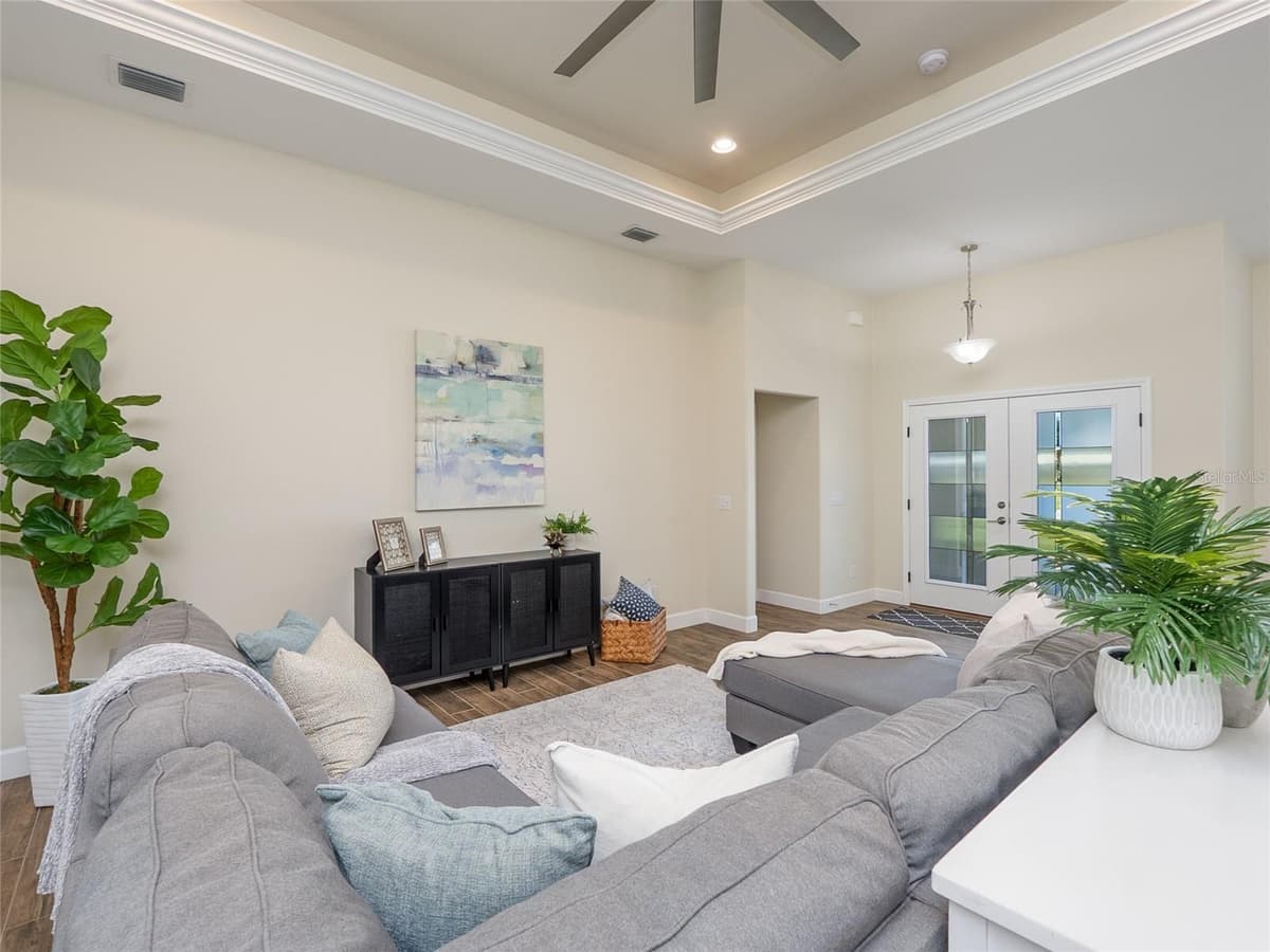 8610 QUINN COURT — photo 9 of 50