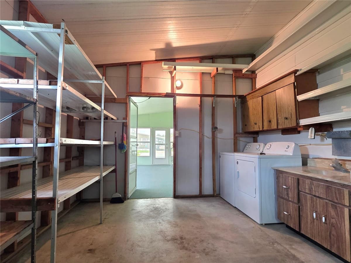5452 JOYCE STREET — photo 11 of 58