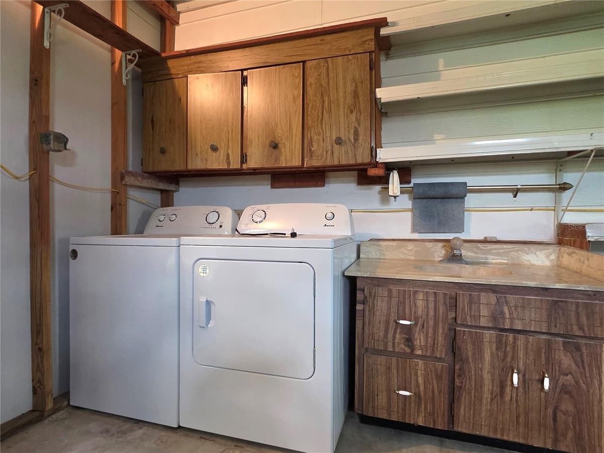 5452 JOYCE STREET — photo 12 of 58