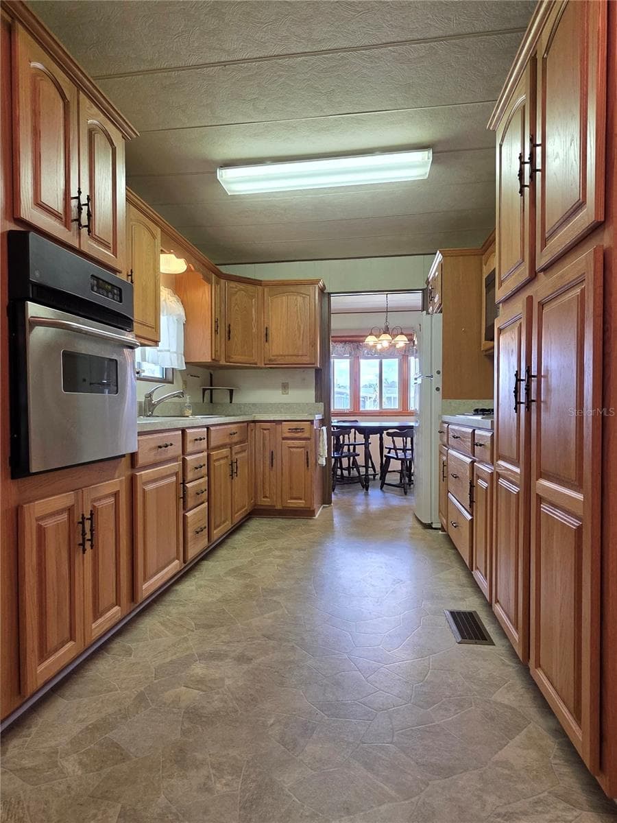 5452 JOYCE STREET — photo 14 of 58