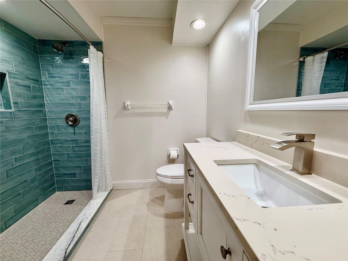 7035 COGNAC DRIVE — photo 17 of 47
