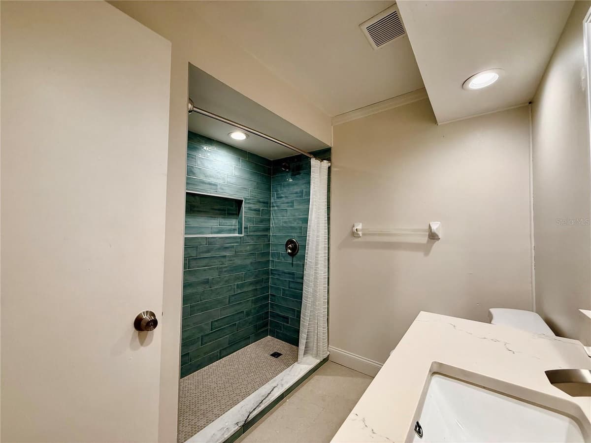 7035 COGNAC DRIVE — photo 16 of 47