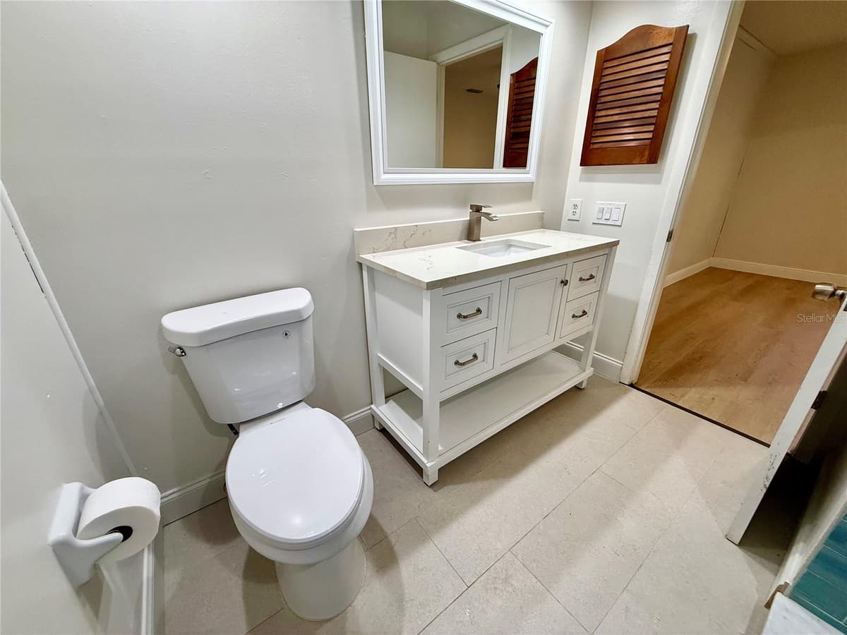 7035 COGNAC DRIVE — photo 15 of 47