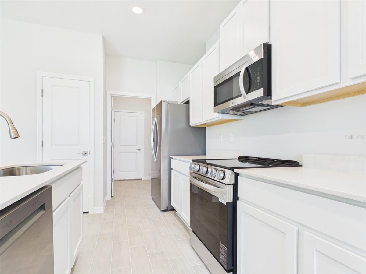 16962 44TH CIRCLE — photo 7 of 23