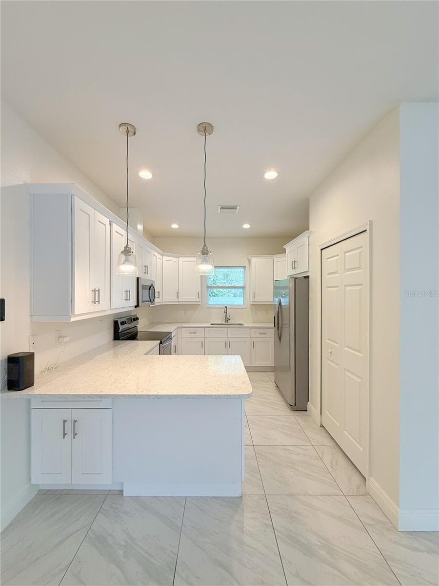 6690 54TH AVENUE — photo 8 of 34