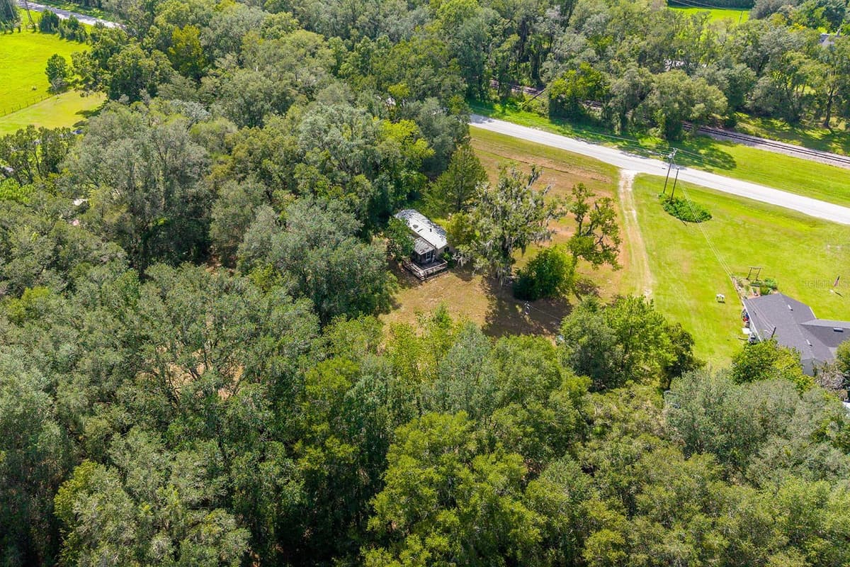 5301 COUNTY ROAD 235 — photo 8 of 33