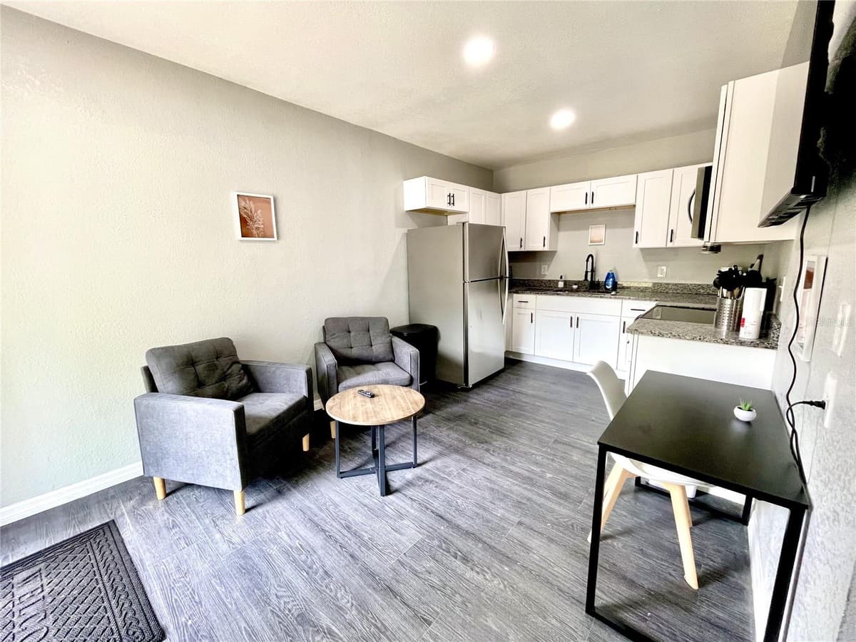 1219 EMMA STREET — photo 22 of 35