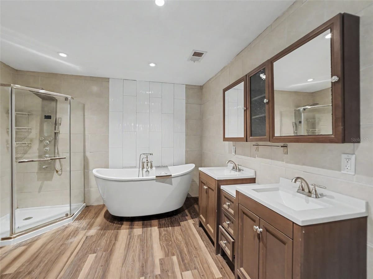 2409 11TH AVENUE — photo 14 of 28