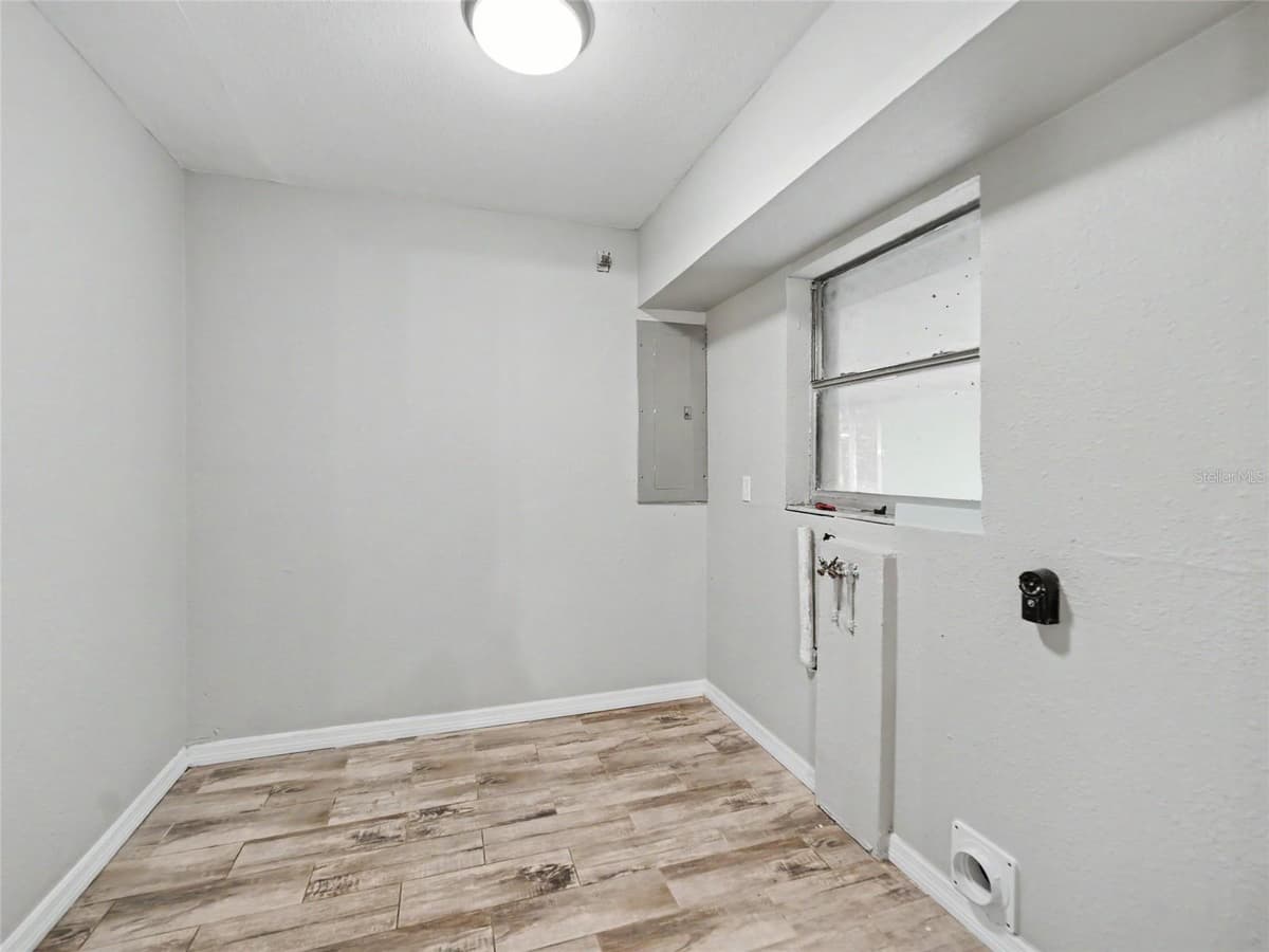 2409 11TH AVENUE — photo 19 of 28
