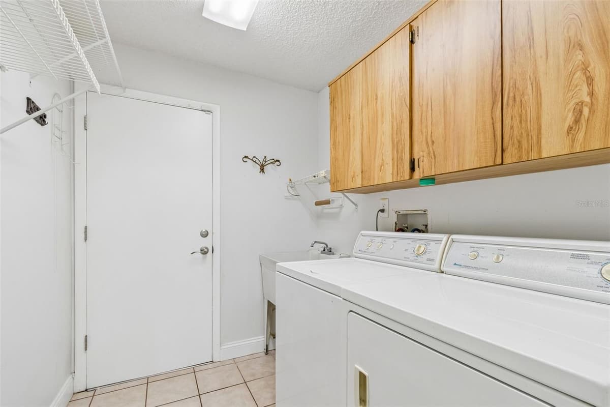 1591 LONGFORD DRIVE — photo 44 of 85
