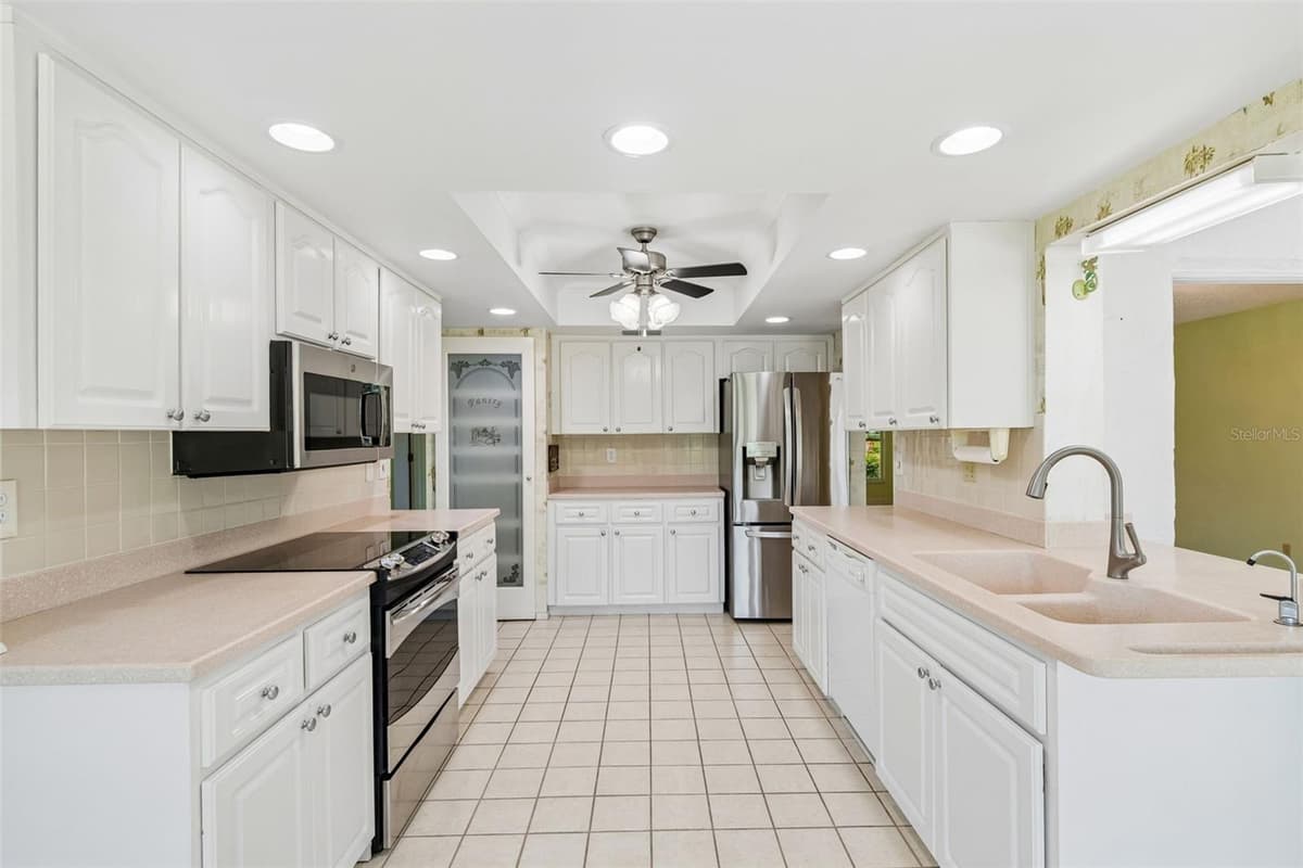 1591 LONGFORD DRIVE — photo 8 of 85