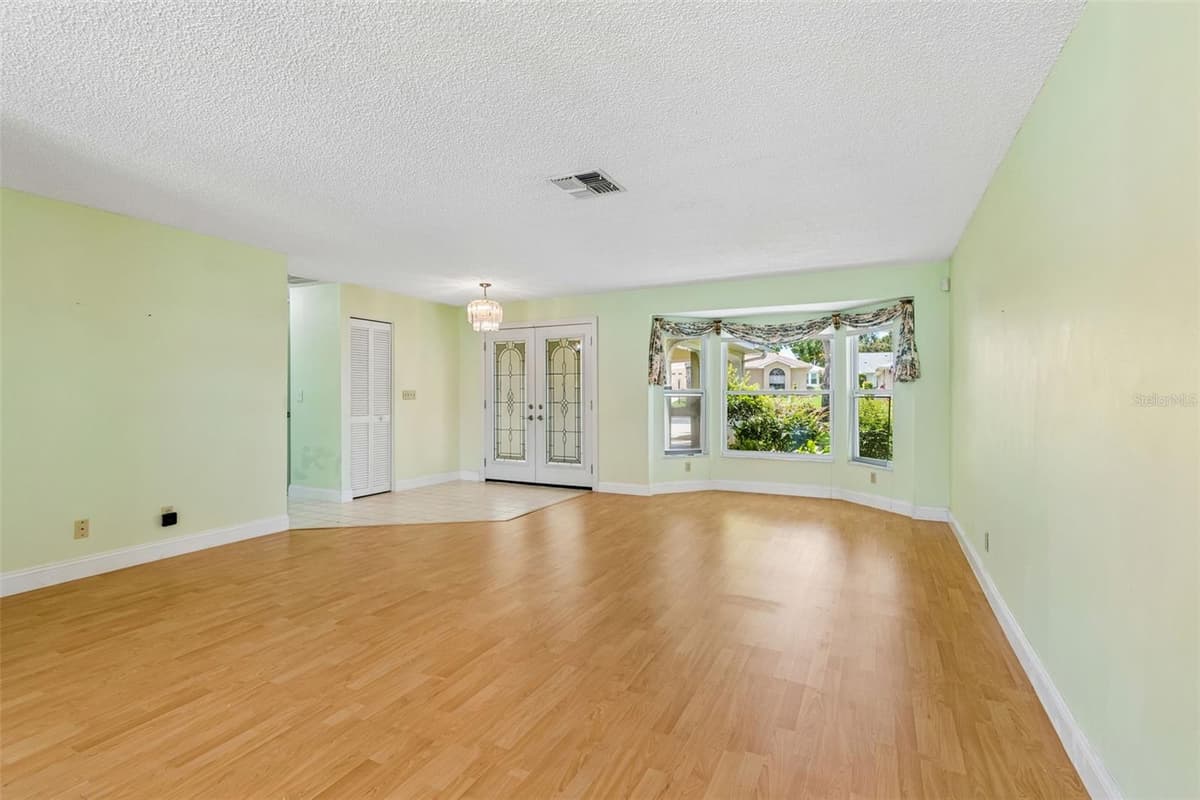 1591 LONGFORD DRIVE — photo 28 of 85