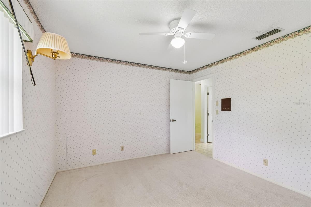 1591 LONGFORD DRIVE — photo 38 of 85