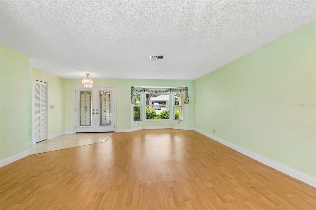 1591 LONGFORD DRIVE — photo 5 of 85