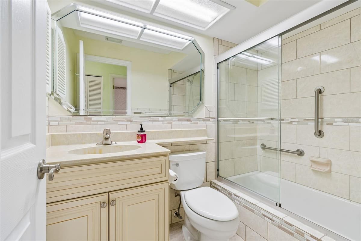 1591 LONGFORD DRIVE — photo 15 of 85