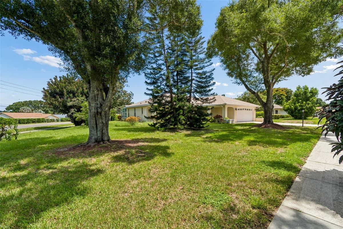 1591 LONGFORD DRIVE — photo 25 of 85