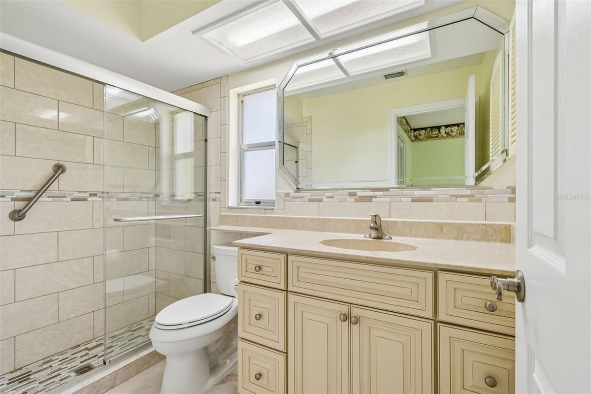 1591 LONGFORD DRIVE — photo 13 of 85