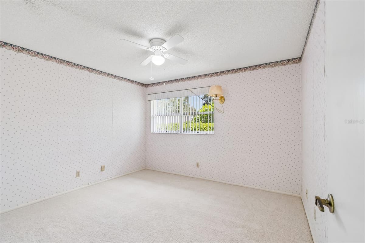 1591 LONGFORD DRIVE — photo 17 of 85