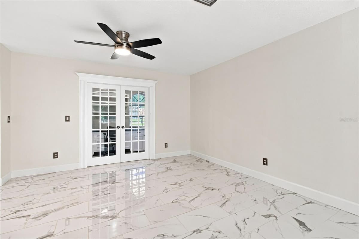 7233 WOODBROOK DRIVE — photo 8 of 57