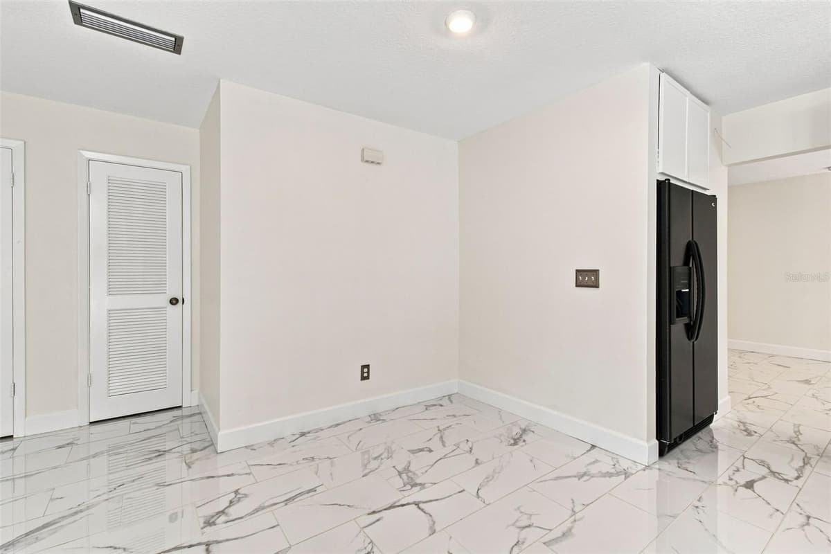 7233 WOODBROOK DRIVE — photo 20 of 57