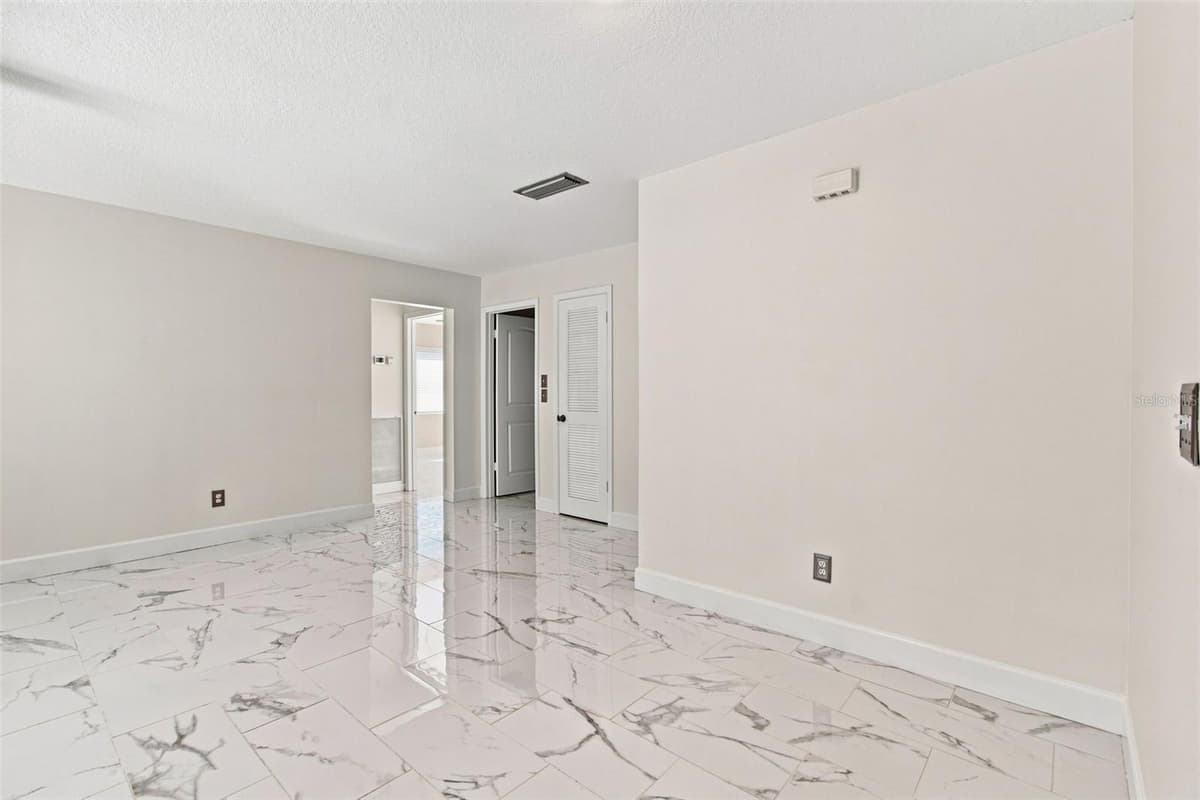 7233 WOODBROOK DRIVE — photo 21 of 57