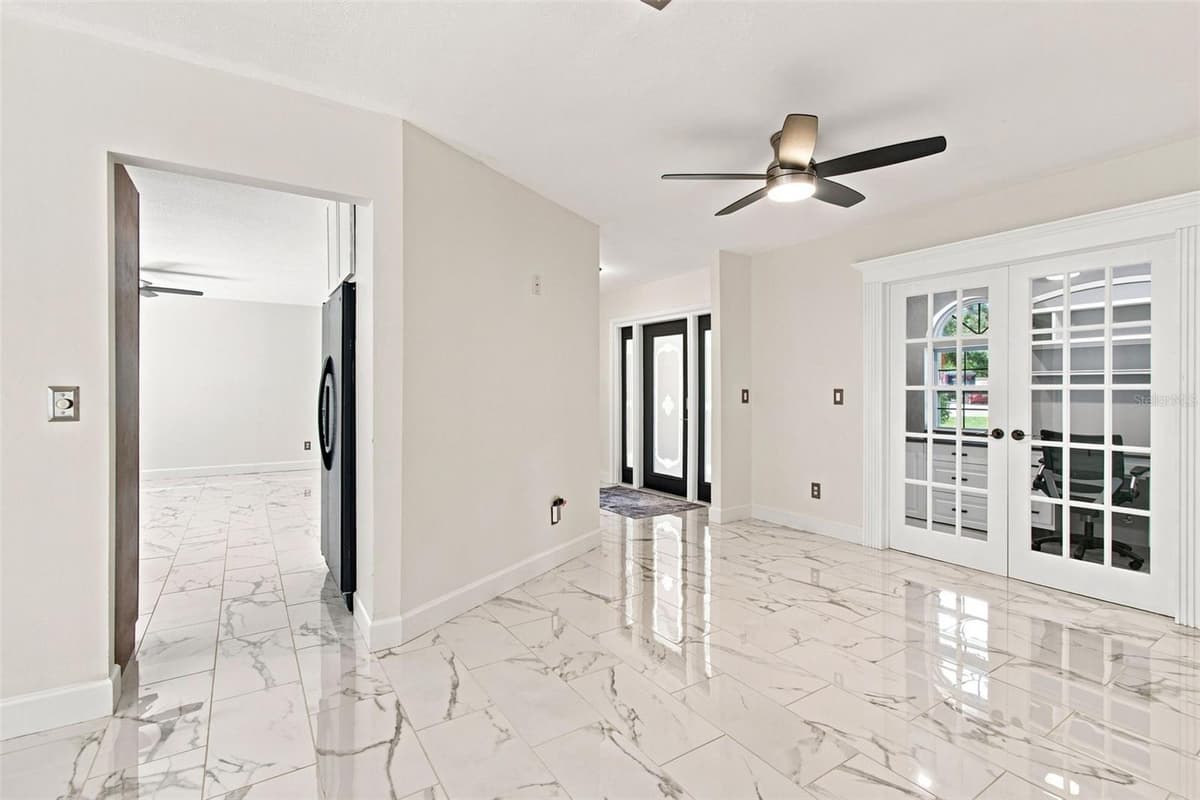 7233 WOODBROOK DRIVE — photo 9 of 57