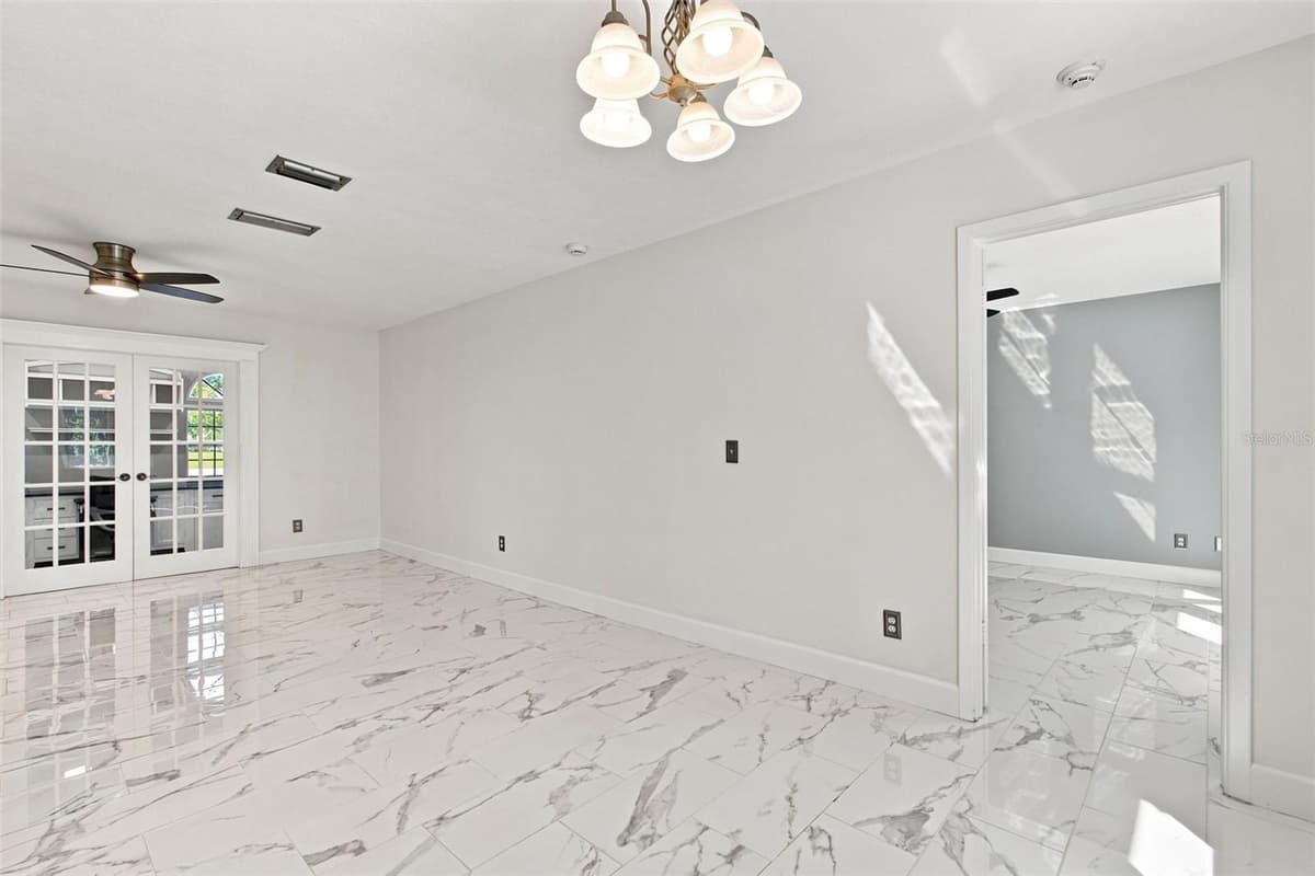 7233 WOODBROOK DRIVE — photo 15 of 57
