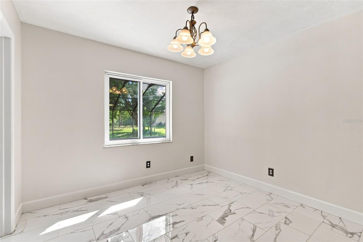 7233 WOODBROOK DRIVE — photo 10 of 57