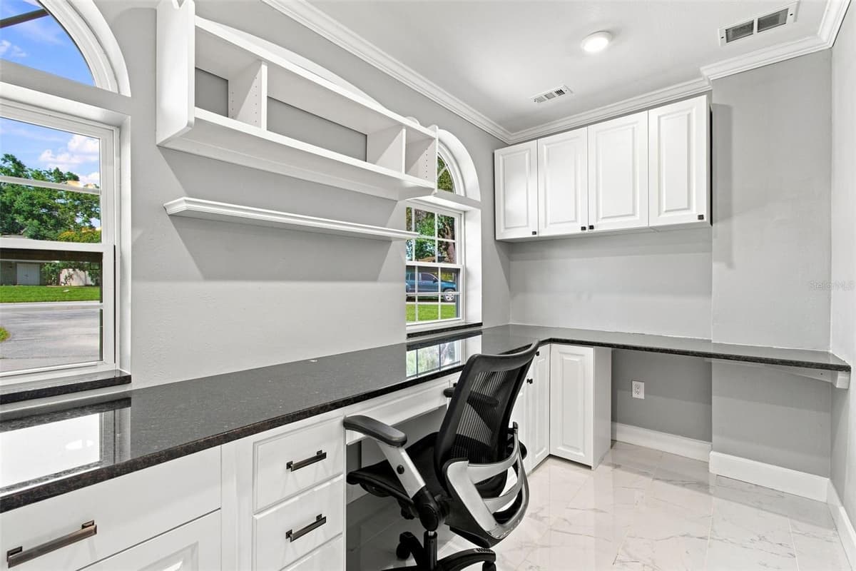 7233 WOODBROOK DRIVE — photo 13 of 57