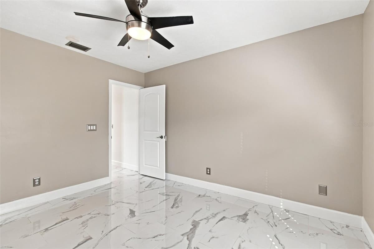 7233 WOODBROOK DRIVE — photo 38 of 57