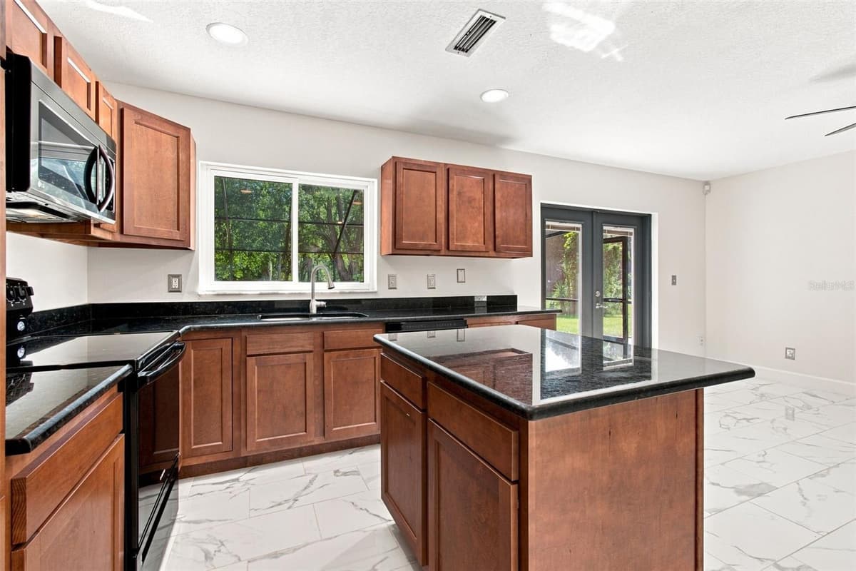 7233 WOODBROOK DRIVE — photo 16 of 57