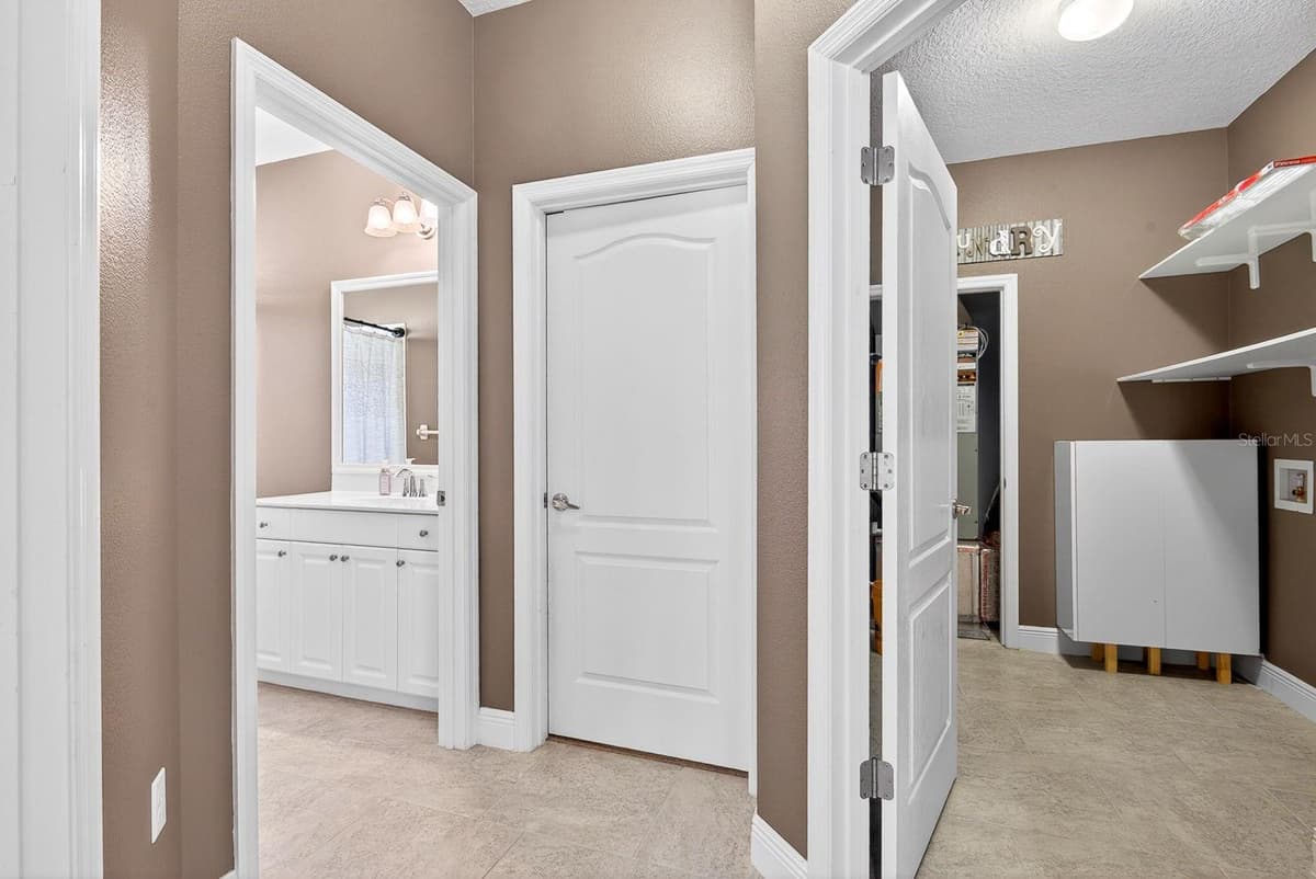 7428 RIDGELAKE CIRCLE — photo 39 of 64