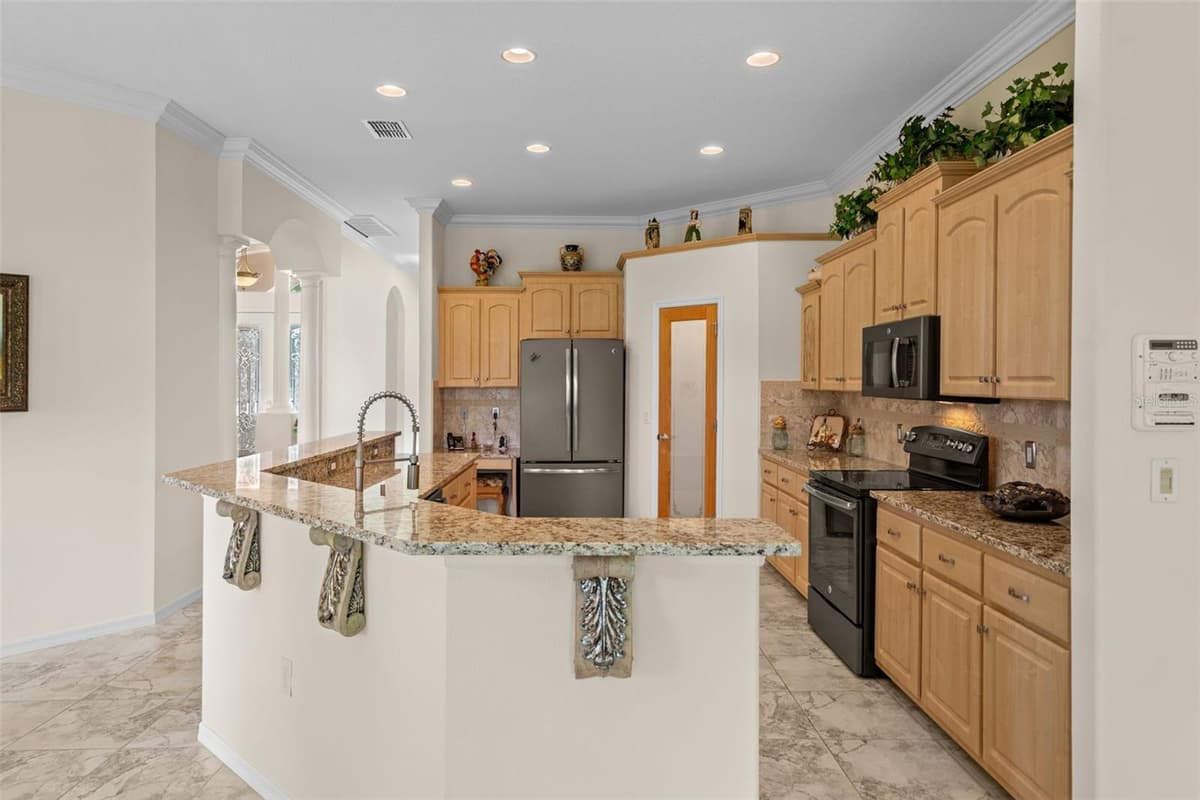 13417 WHITEHAVEN COURT — photo 18 of 64
