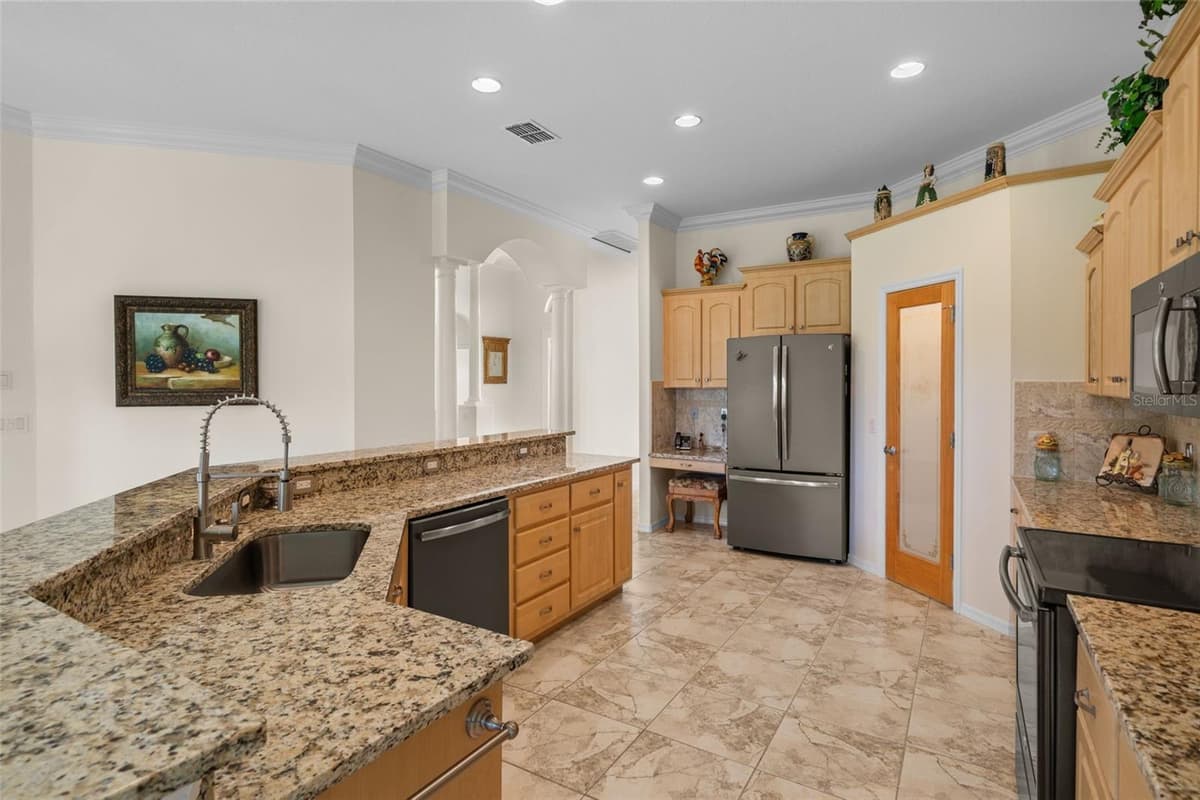 13417 WHITEHAVEN COURT — photo 19 of 64