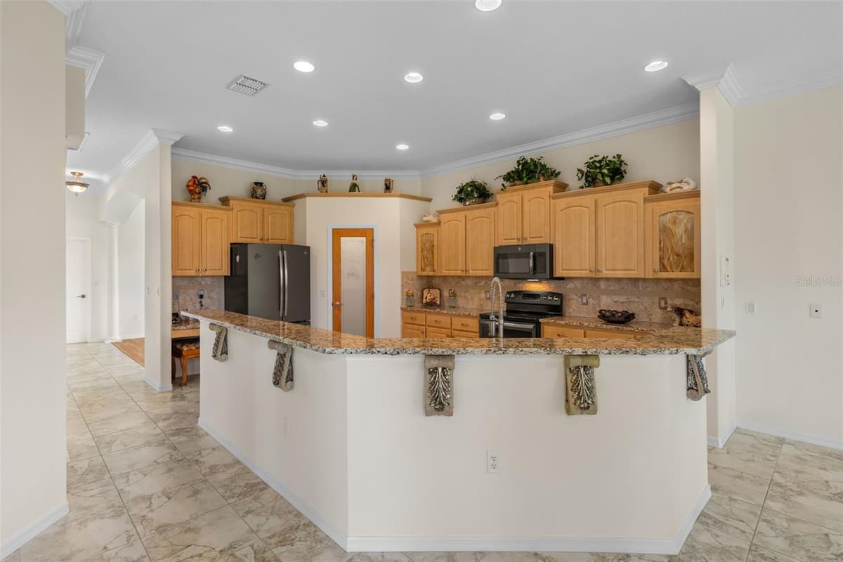 13417 WHITEHAVEN COURT — photo 17 of 64