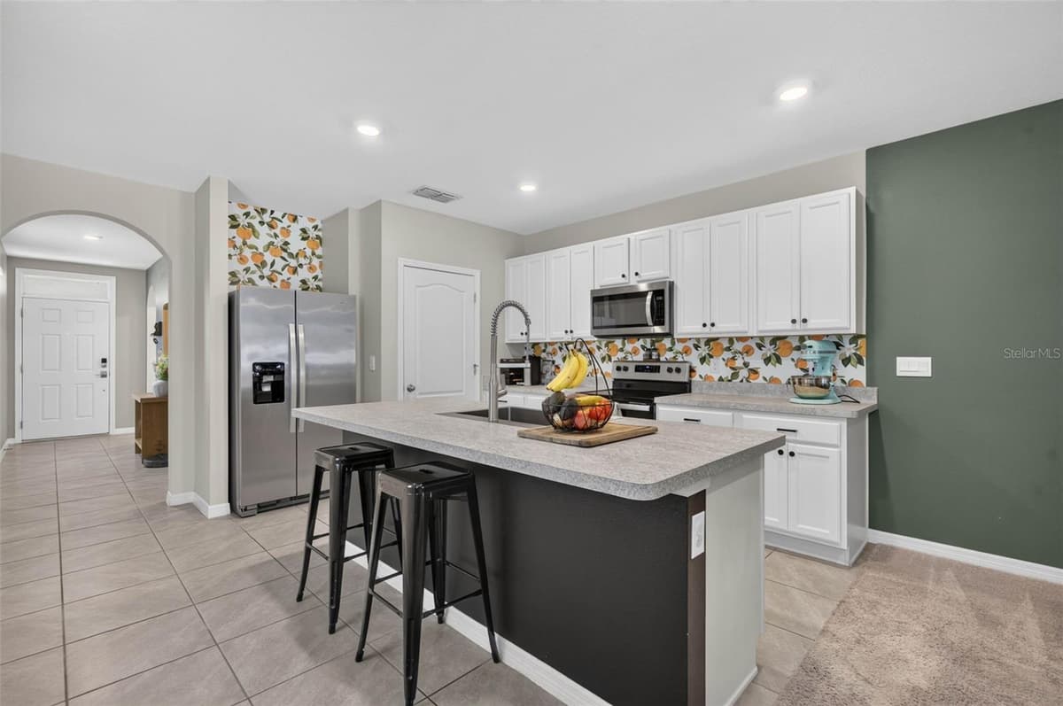 2291 DELHI PLACE — photo 3 of 36