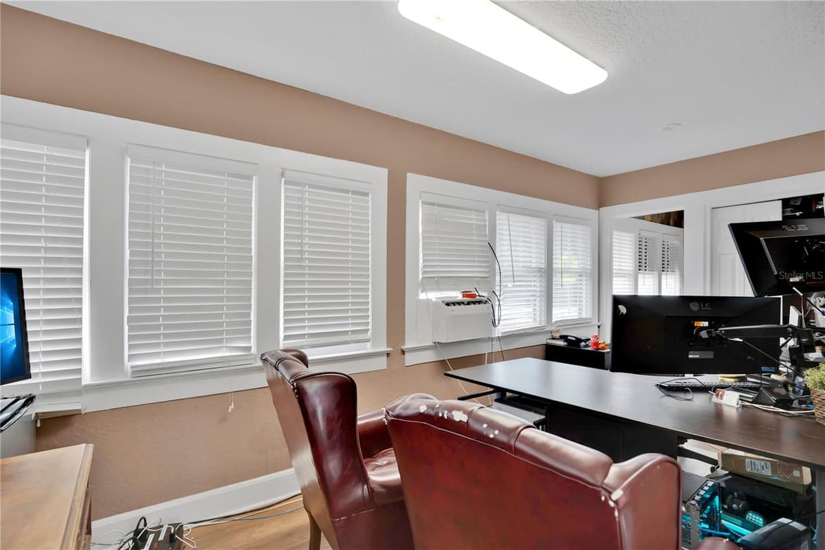 901 WASHINGTON STREET — photo 22 of 37