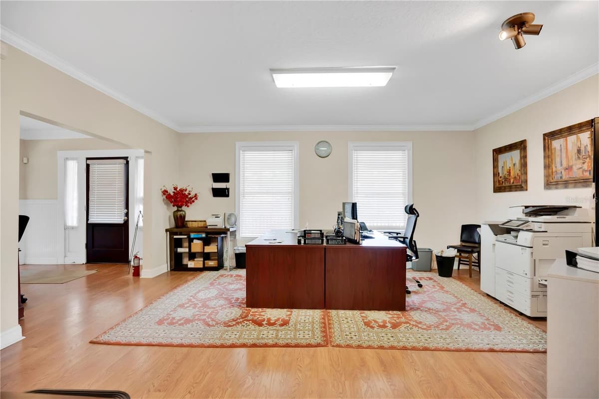 901 WASHINGTON STREET — photo 9 of 37