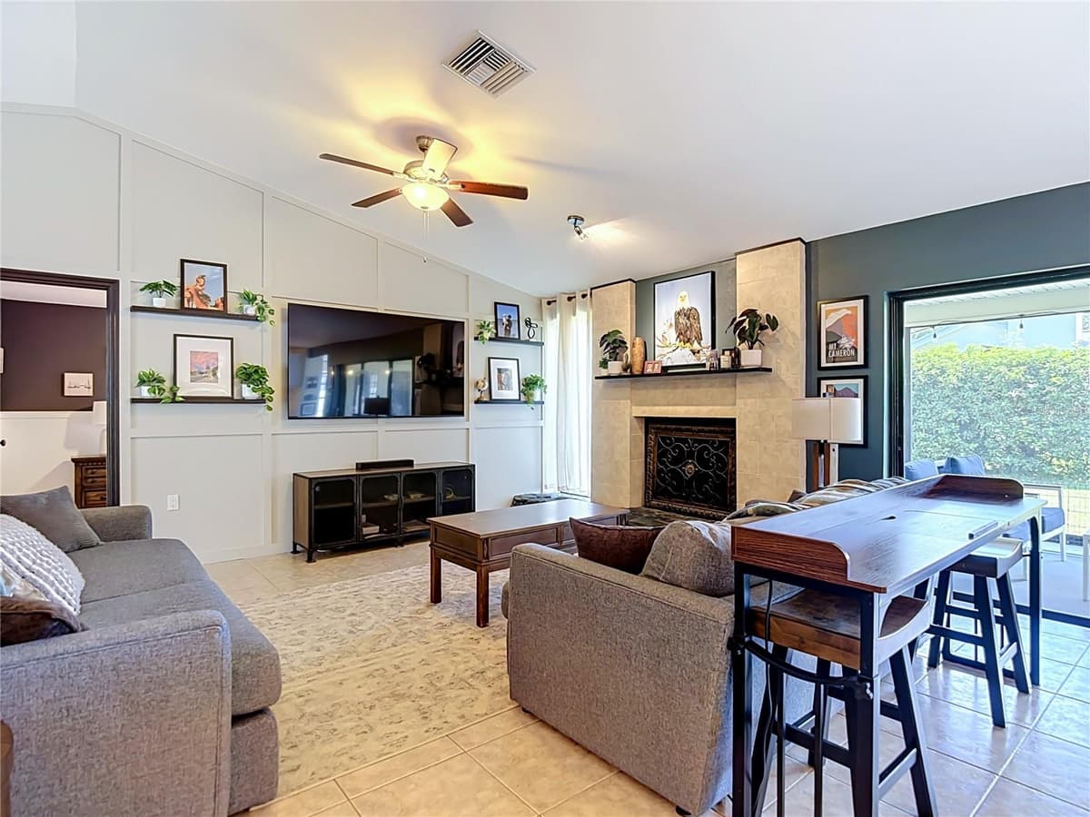 9902 STEPHENSON DRIVE — photo 7 of 57