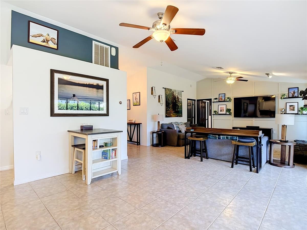 9902 STEPHENSON DRIVE — photo 15 of 57