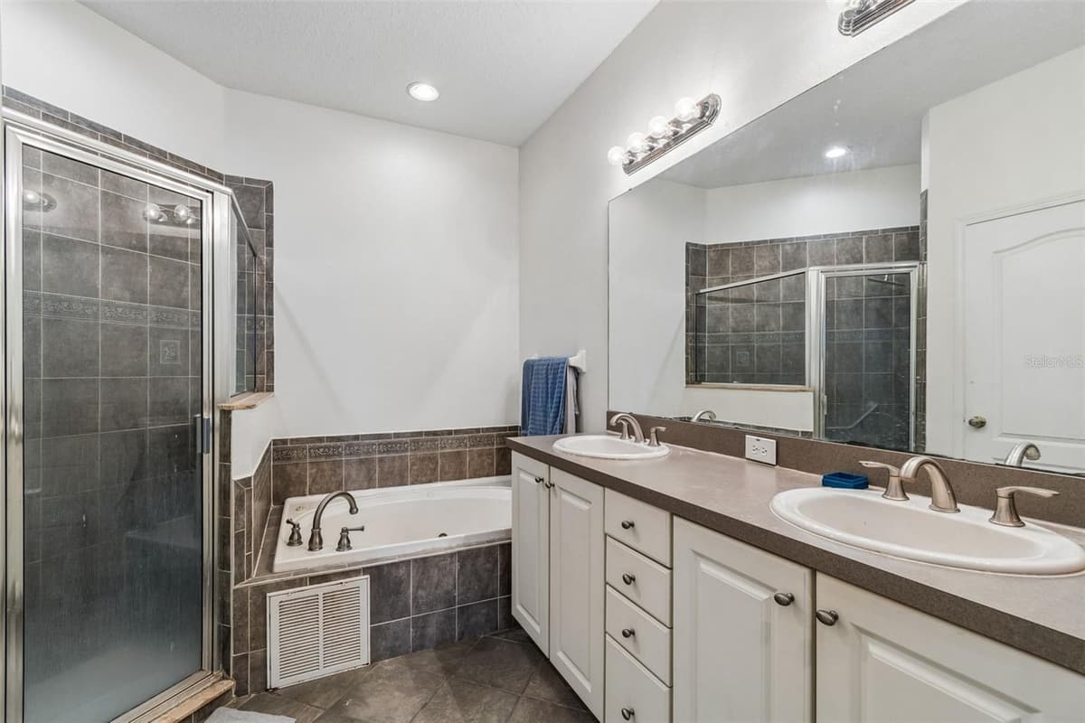 11435 CAMBRAY CREEK LOOP — photo 32 of 37