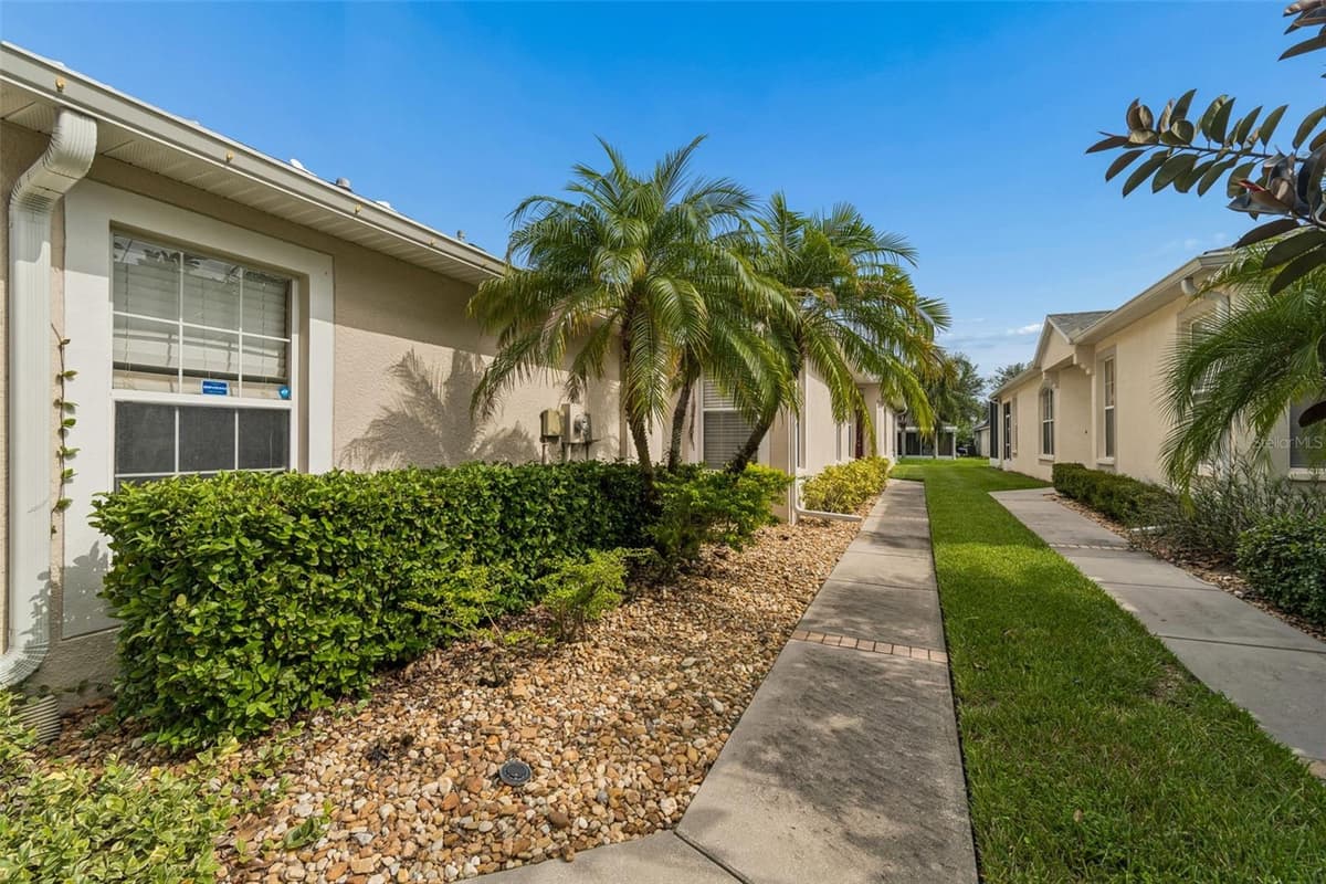 11435 CAMBRAY CREEK LOOP — photo 4 of 37