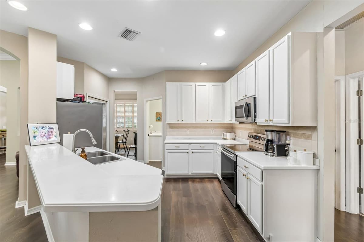 3618 CORDGRASS DRIVE — photo 15 of 76