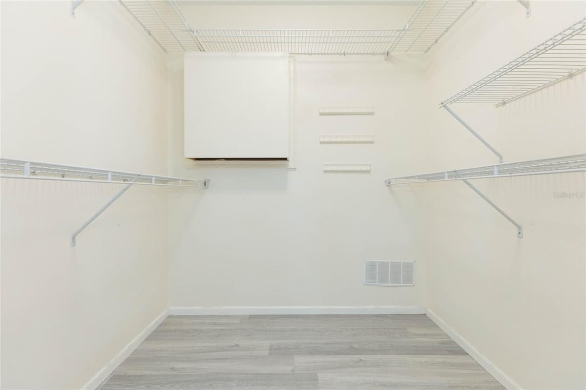 8423 PEBBLE DRIVE — photo 31 of 40
