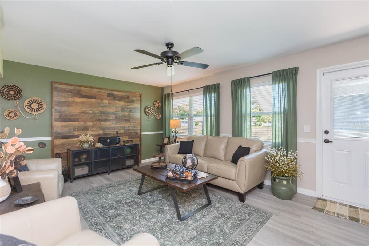 8423 PEBBLE DRIVE — photo 14 of 40