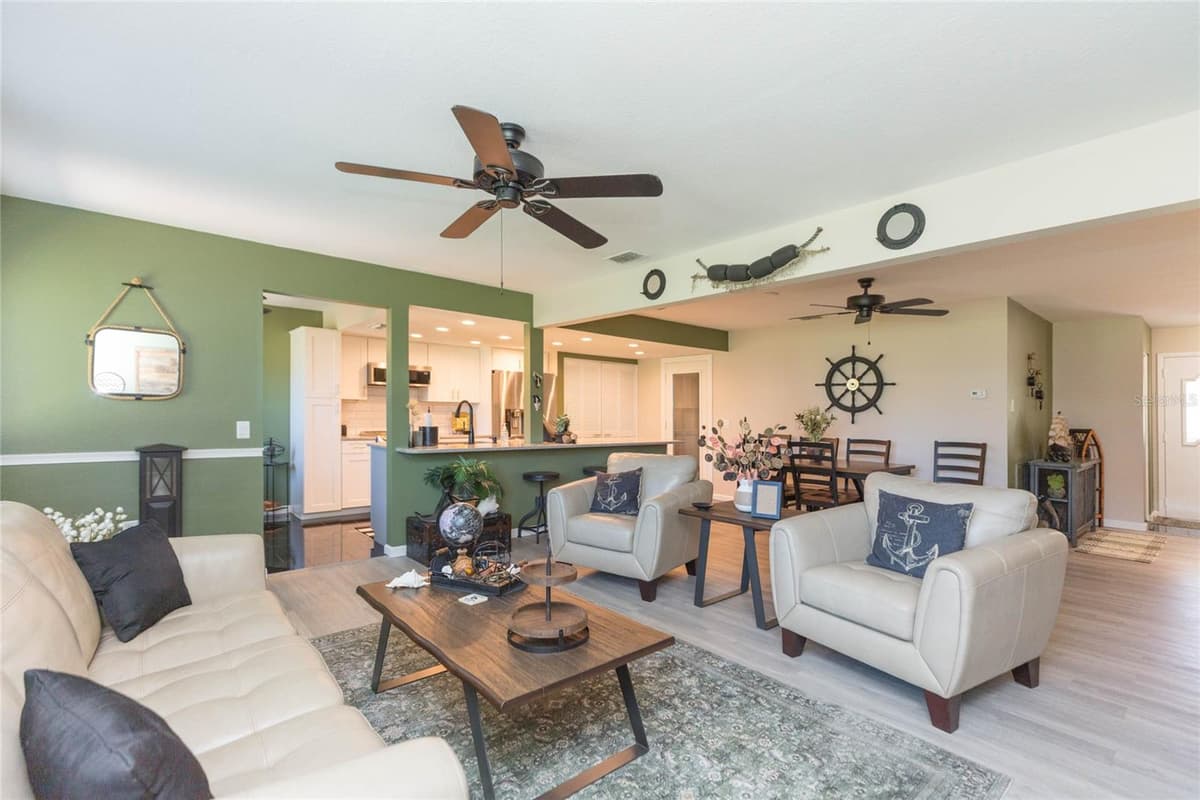 8423 PEBBLE DRIVE — photo 12 of 40