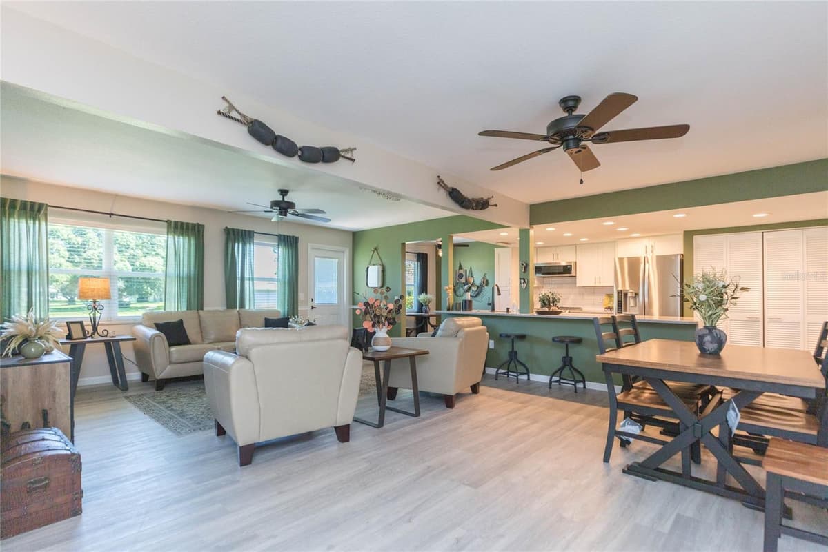 8423 PEBBLE DRIVE — photo 10 of 40