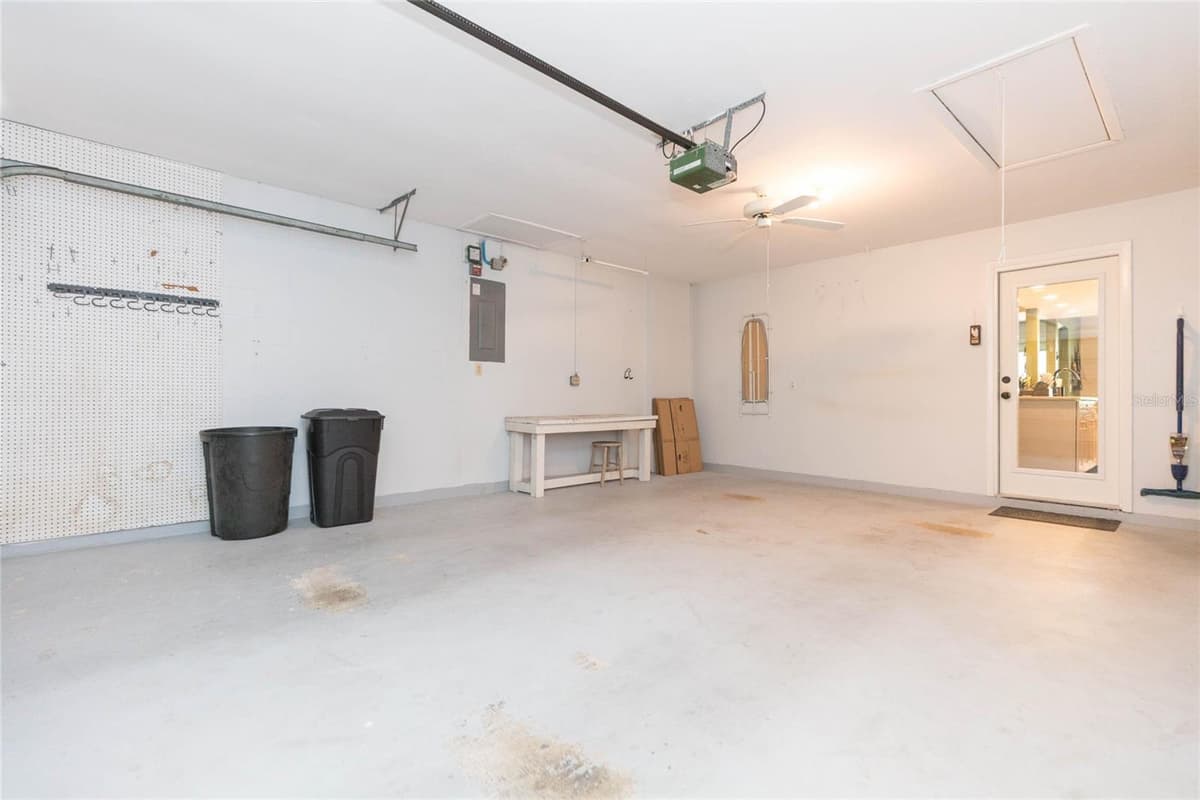 8423 PEBBLE DRIVE — photo 34 of 40