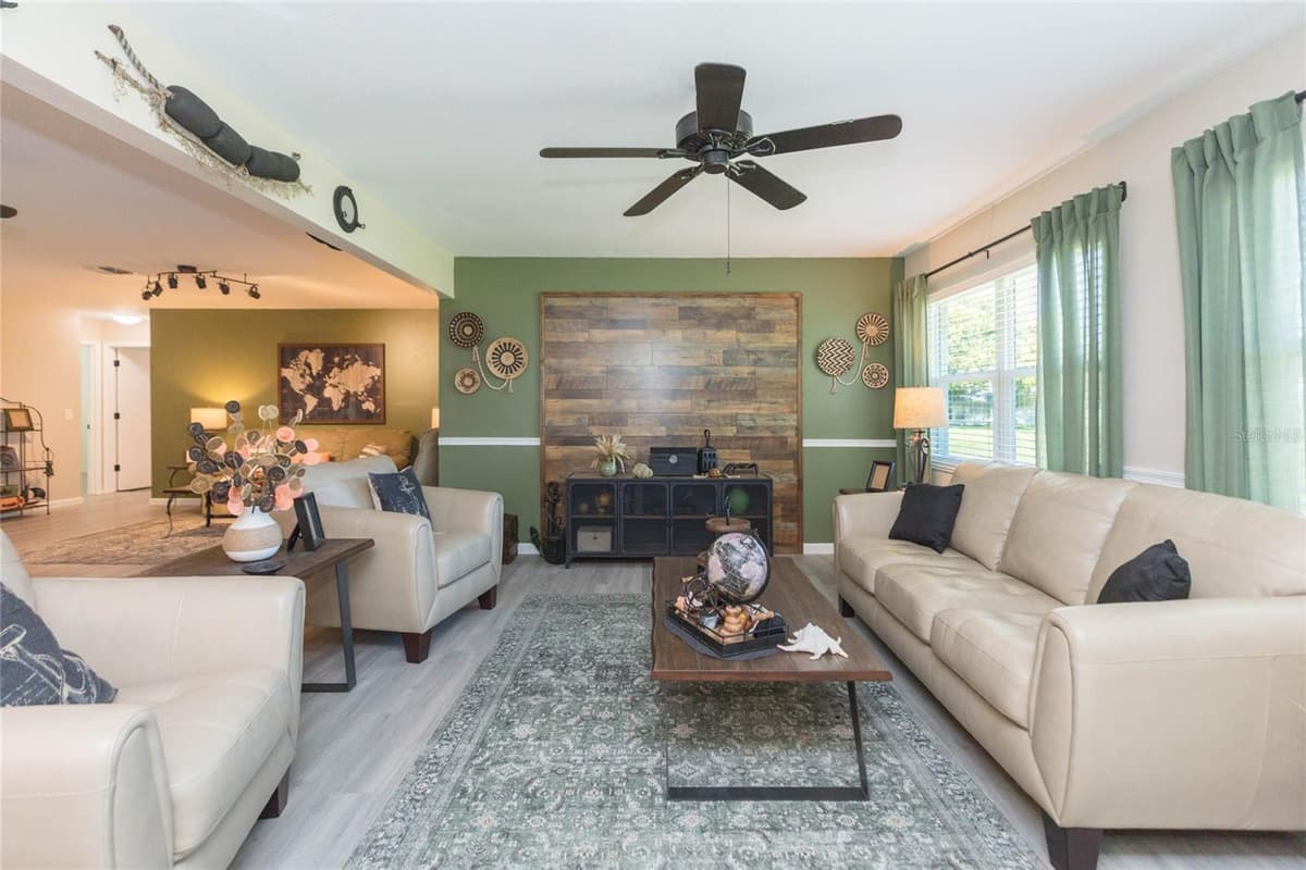 8423 PEBBLE DRIVE — photo 15 of 40